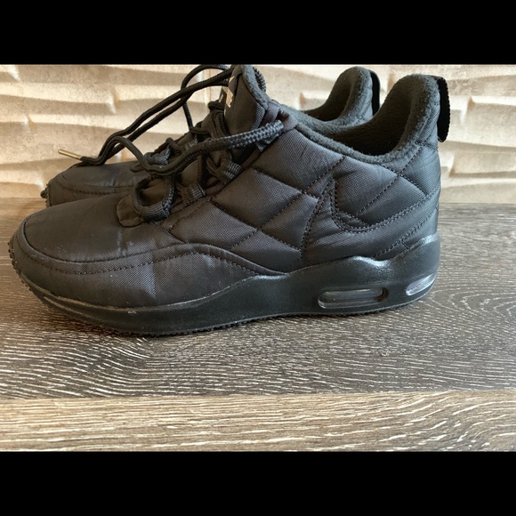 Nike AirMax Jupiter H2O resistant sneakers - Picture 3 of 4